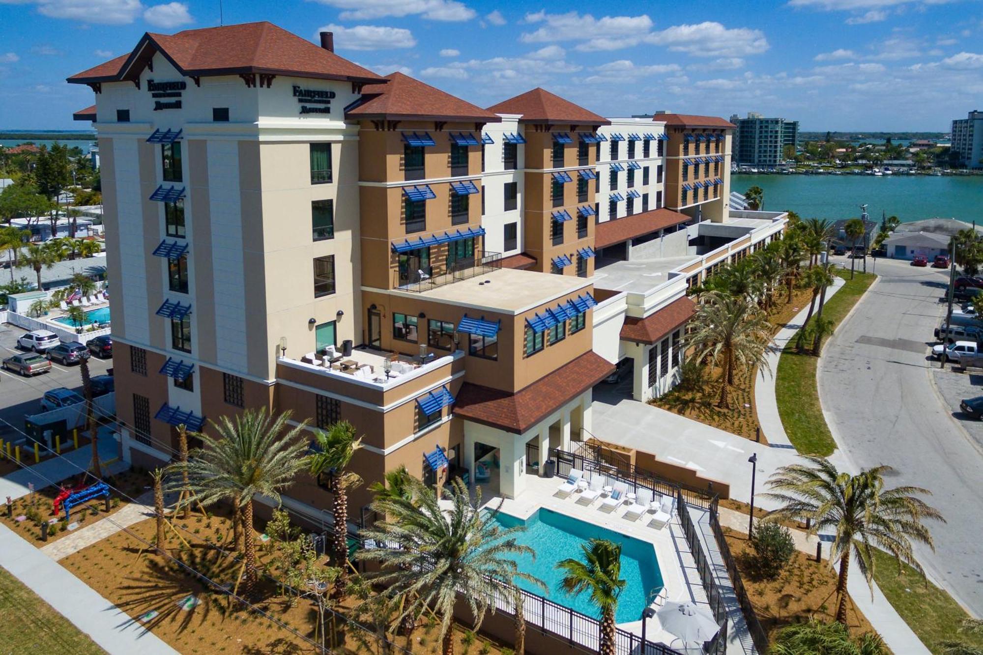Fairfield Inn & Suites By Marriott Clearwater Beach Exterior foto