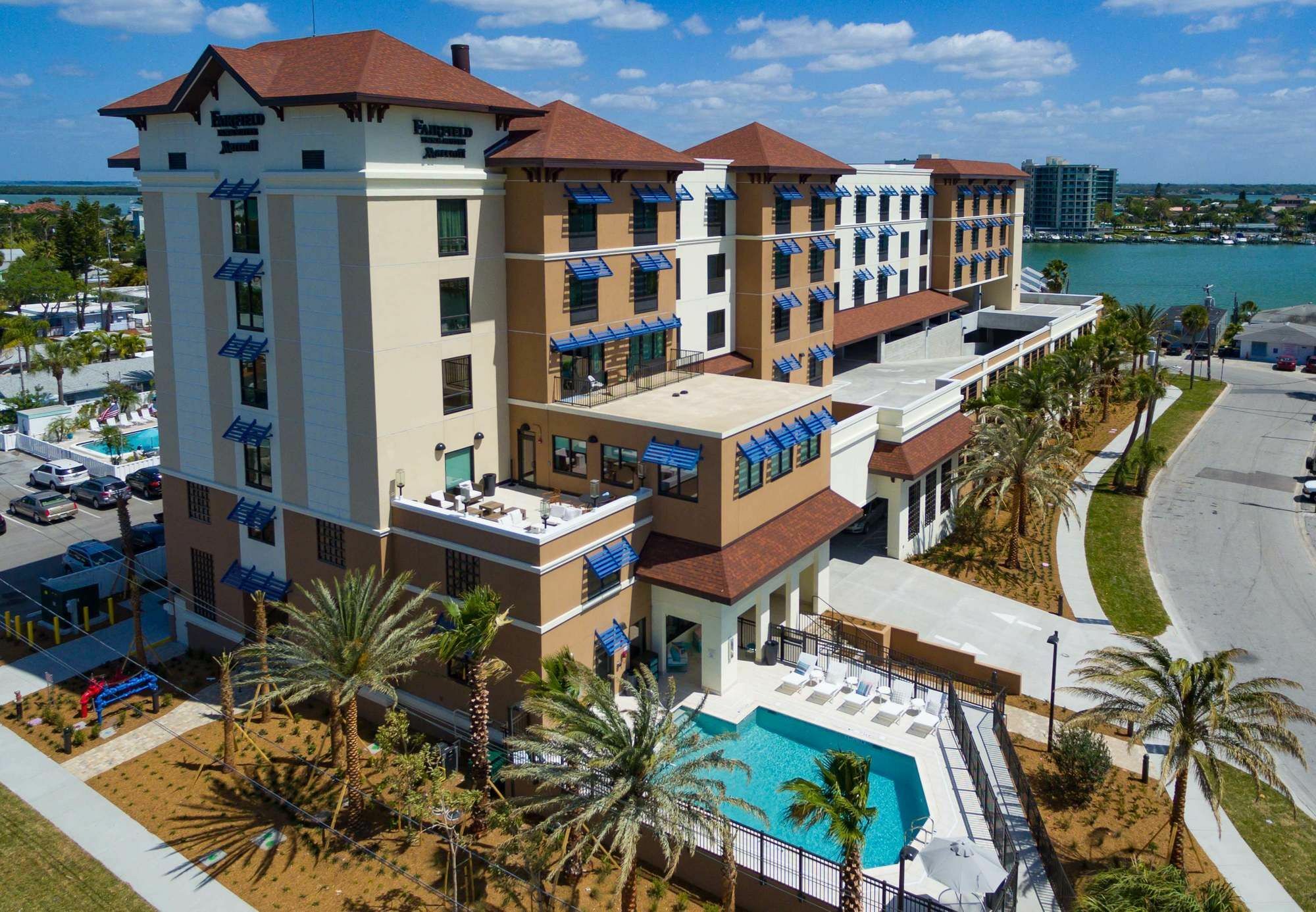 Fairfield Inn & Suites By Marriott Clearwater Beach Exterior foto